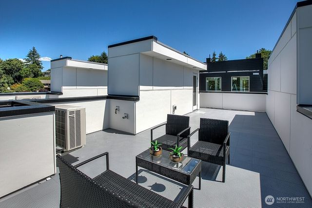 5054 Sand Point Way NE, Seattle, WA 98105