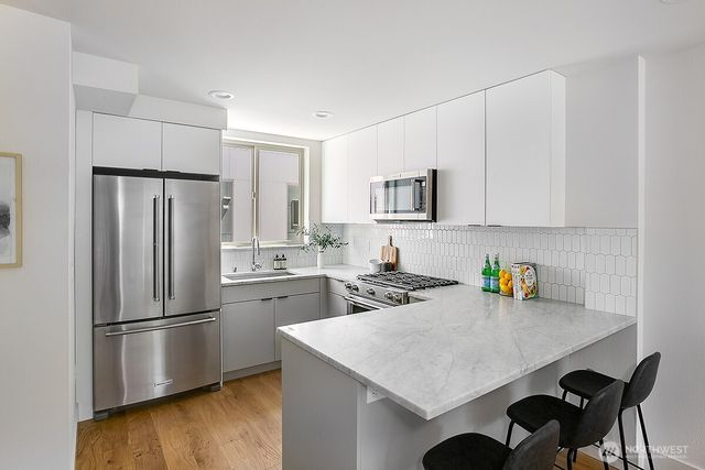 5054 Sand Point Way NE, Seattle, WA 98105
