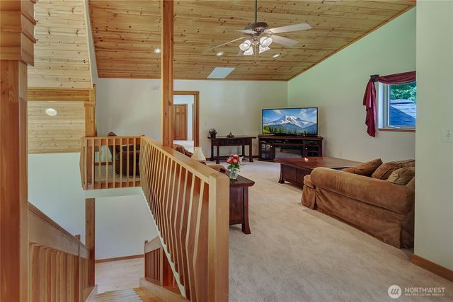 31520 94th Avenue E, Eatonville, WA 98328