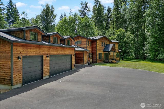 31520 94th Avenue E, Eatonville, WA 98328
