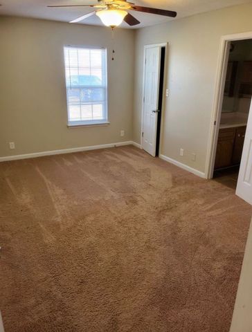 133 Bumpus Mill Rd, Oak Grove, KY 42262