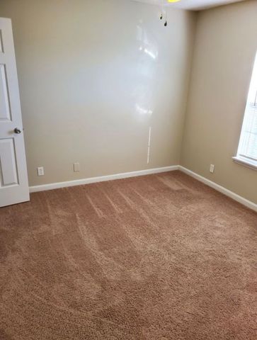 133 Bumpus Mill Rd, Oak Grove, KY 42262