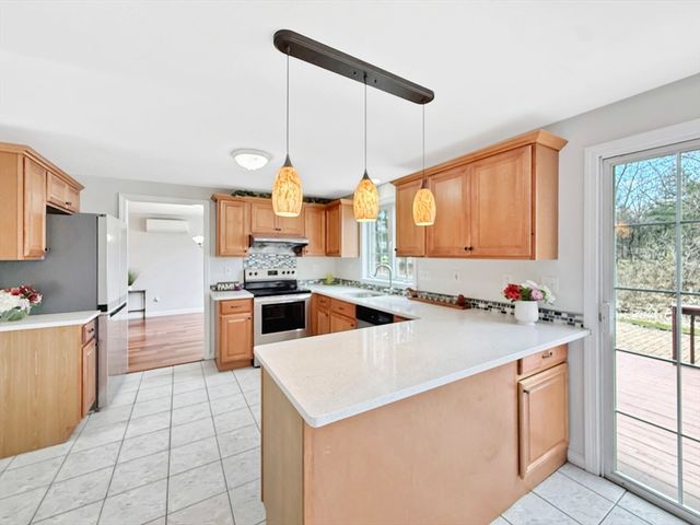 4 Old Cart Rd, Shrewsbury, MA 01545