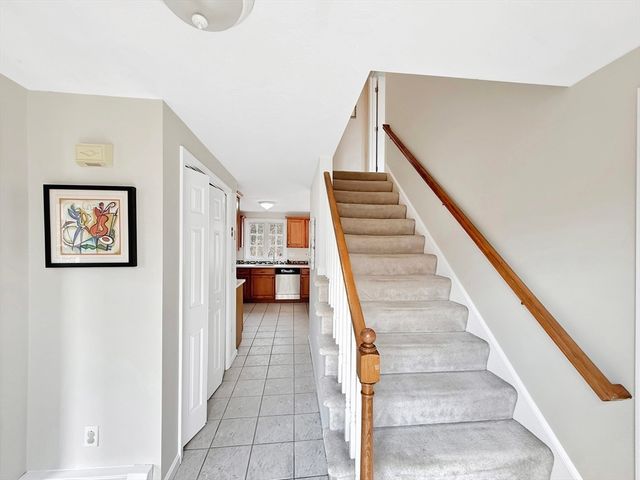 4 Old Cart Rd, Shrewsbury, MA 01545