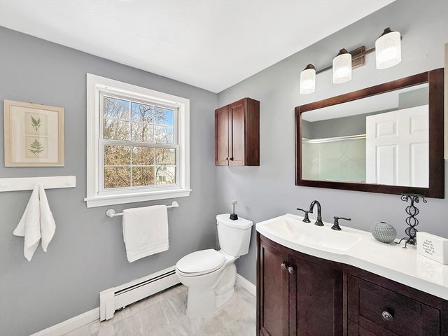 4 Old Cart Rd, Shrewsbury, MA 01545