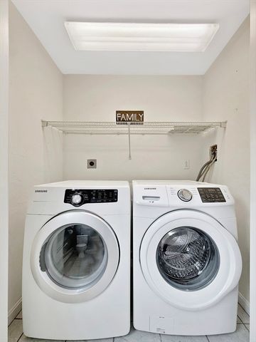 4 Old Cart Rd, Shrewsbury, MA 01545