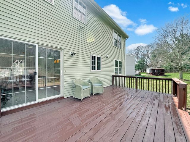 4 Old Cart Rd, Shrewsbury, MA 01545
