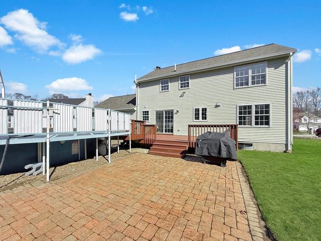 4 Old Cart Rd, Shrewsbury, MA 01545