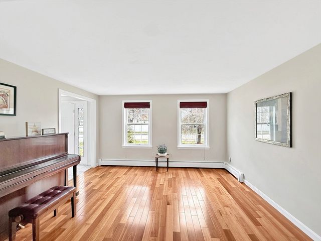 4 Old Cart Rd, Shrewsbury, MA 01545