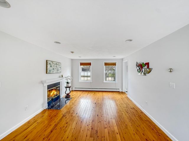 4 Old Cart Rd, Shrewsbury, MA 01545