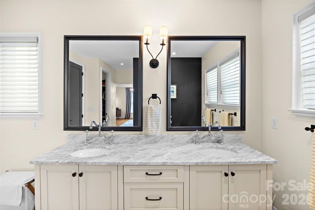 2649 Chesterfield Avenue, Charlotte, NC 28205