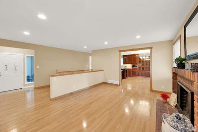 2304 W BONANZA CIR, South Jordan, UT 84095
