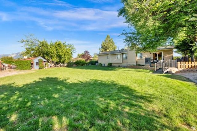 2304 W BONANZA CIR, South Jordan, UT 84095