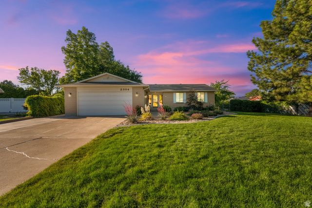 2304 W BONANZA CIR, South Jordan, UT 84095