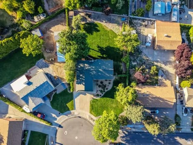 2304 W BONANZA CIR, South Jordan, UT 84095