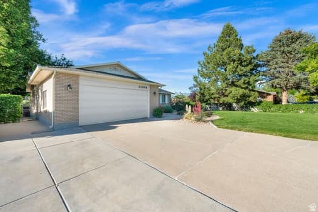 2304 W BONANZA CIR, South Jordan, UT 84095