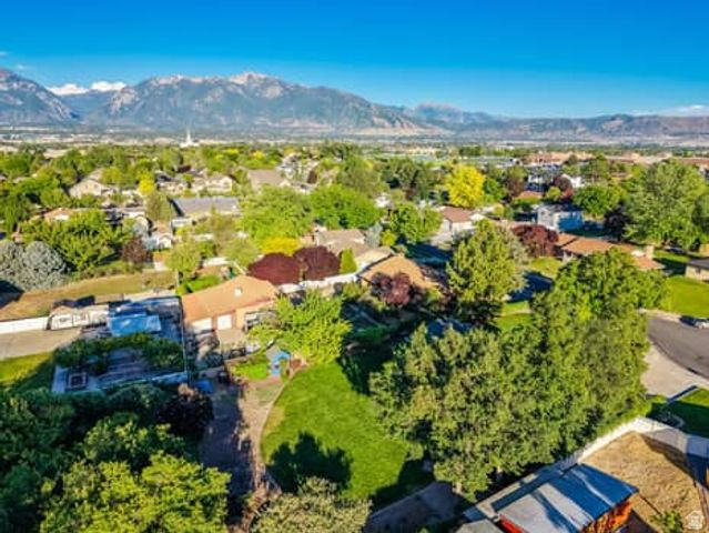 2304 W BONANZA CIR, South Jordan, UT 84095
