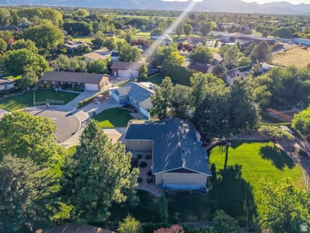 2304 W BONANZA CIR, South Jordan, UT 84095