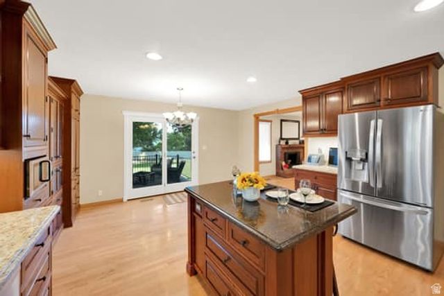 2304 W BONANZA CIR, South Jordan, UT 84095