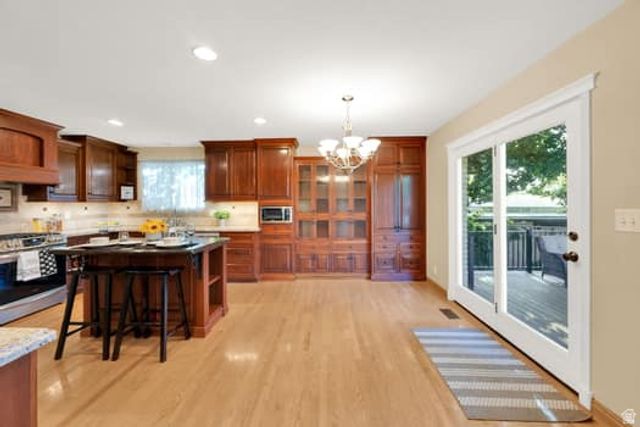 2304 W BONANZA CIR, South Jordan, UT 84095