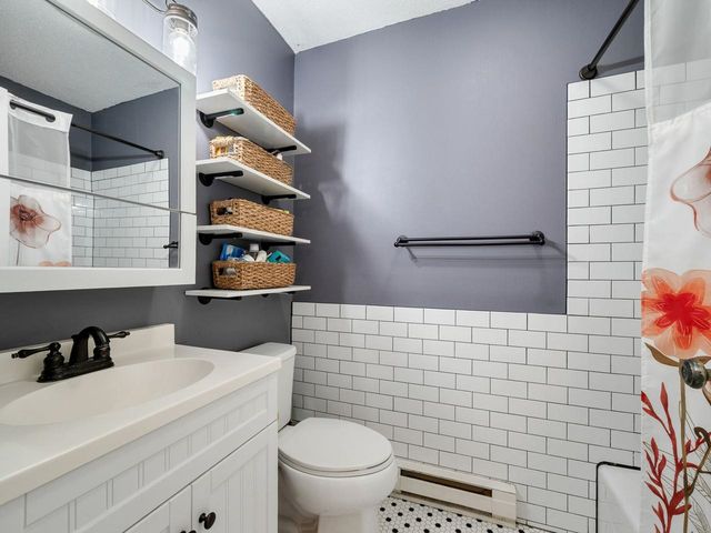 297 College St Apt C-6, Burlington, VT 05401