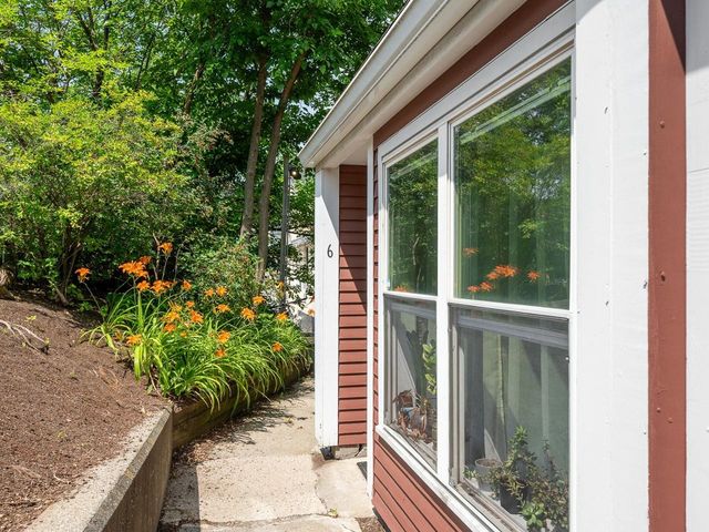 297 College St Apt C-6, Burlington, VT 05401