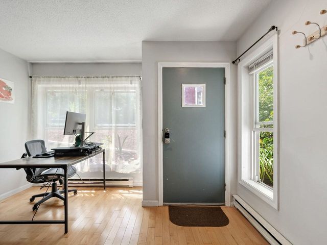 297 College St Apt C-6, Burlington, VT 05401