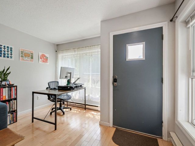 297 College St Apt C-6, Burlington, VT 05401