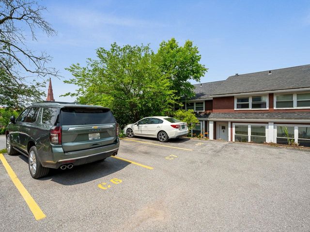297 College St Apt C-6, Burlington, VT 05401