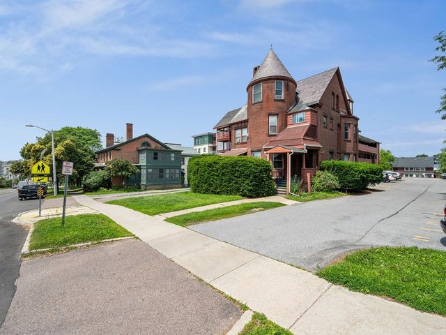 297 College St Apt C-6, Burlington, VT 05401