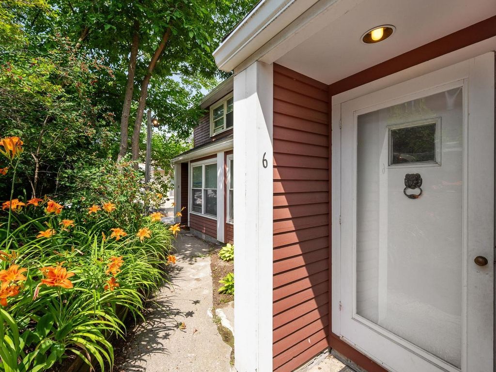 297 College St Apt C-6, Burlington, VT 05401