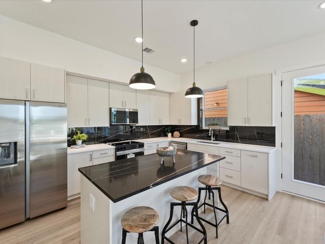 227 Noras Lane B, Houston, TX 77022