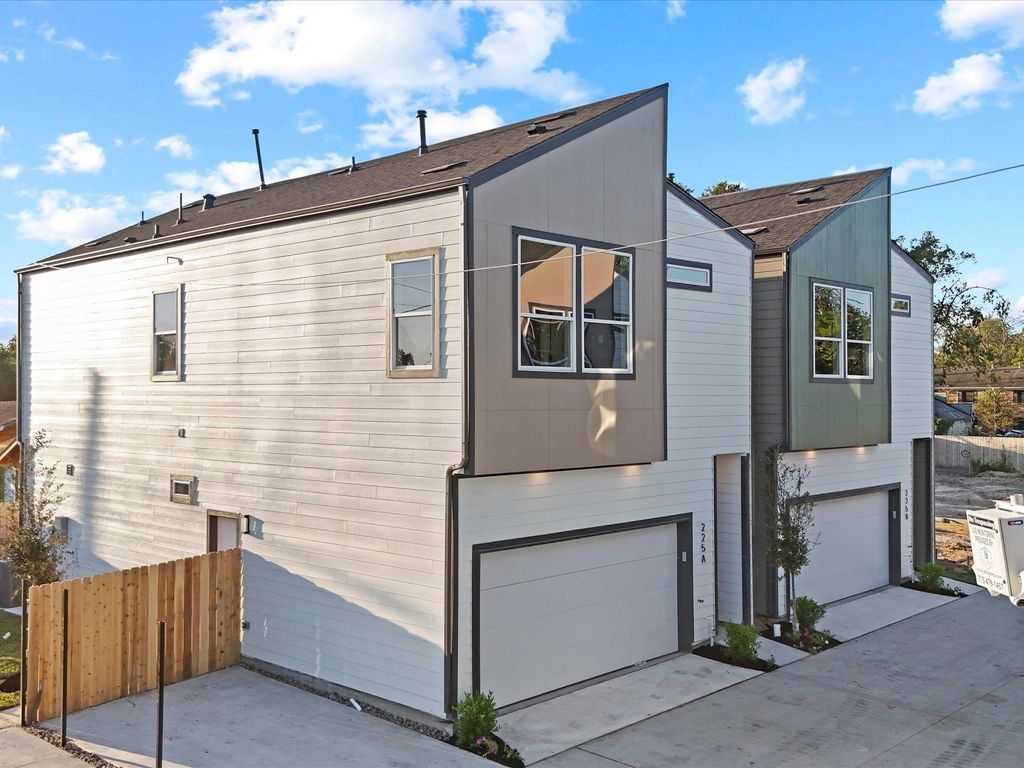 227 Noras Lane B, Houston, TX 77022