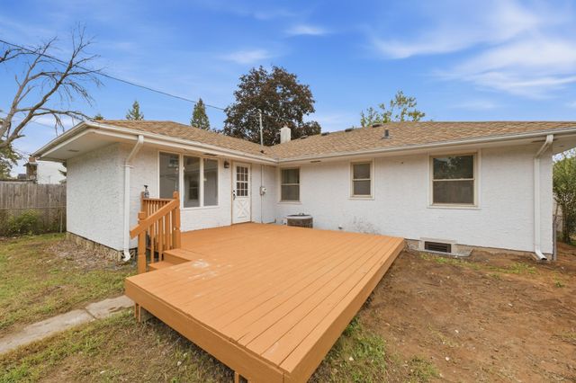 1567 Atlantic Street, Saint Paul, MN 55106