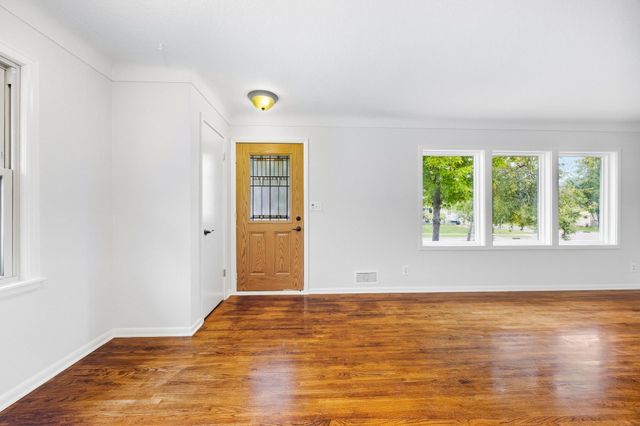 1567 Atlantic Street, Saint Paul, MN 55106