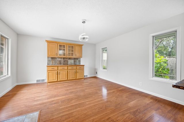 1567 Atlantic Street, Saint Paul, MN 55106