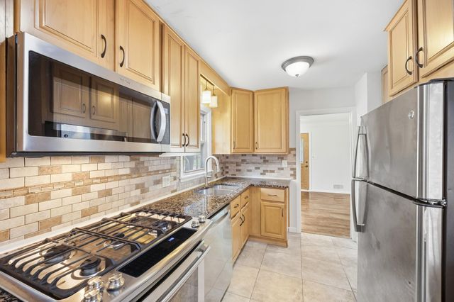1567 Atlantic Street, Saint Paul, MN 55106