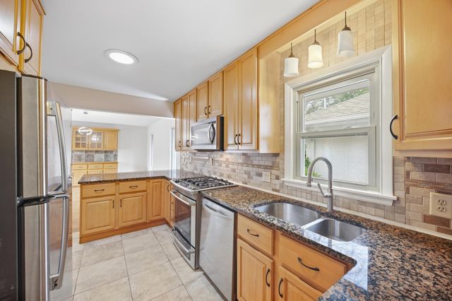 1567 Atlantic Street, Saint Paul, MN 55106