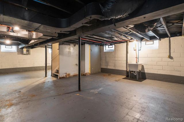 15486 Fairmount Drive, Detroit, MI 48205