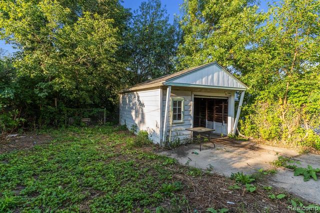 15486 Fairmount Drive, Detroit, MI 48205