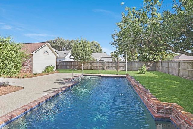 10754 Hillglen Ave, Baton Rouge, LA 70810