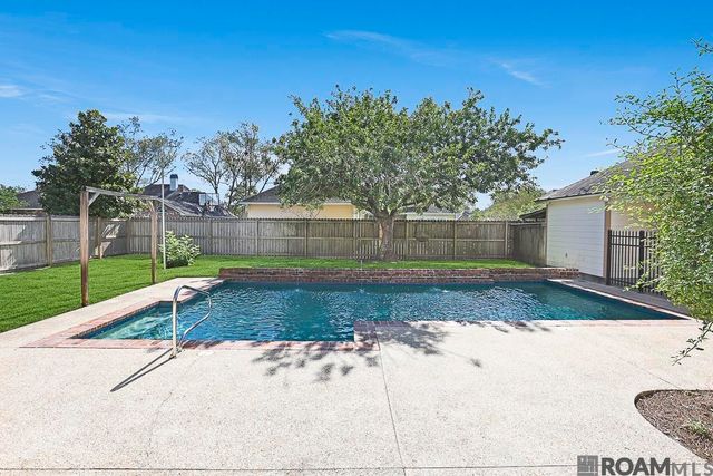 10754 Hillglen Ave, Baton Rouge, LA 70810
