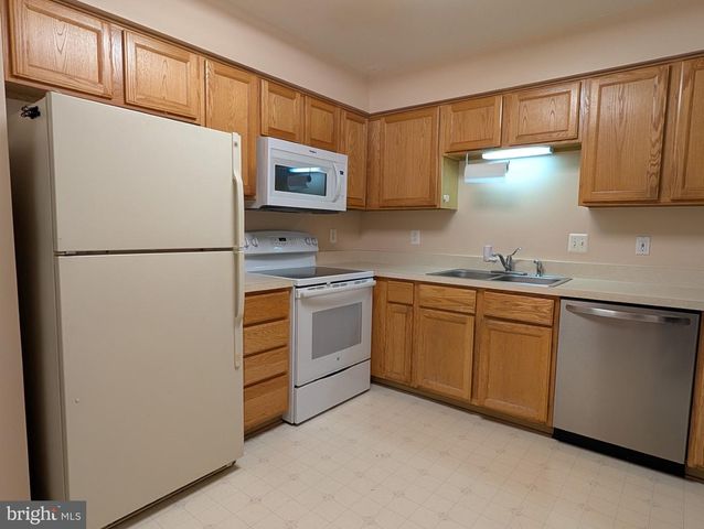 6414 LURETA ANN LN, Springfield, VA 22150