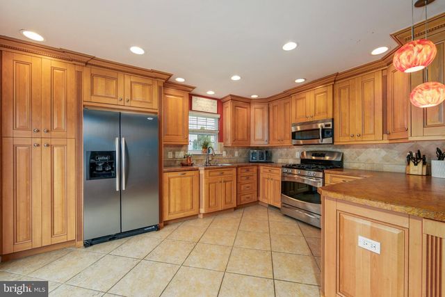 146 HEARTHSTONE LANE, Marlton, NJ 08053