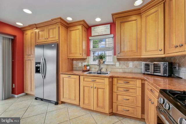 146 HEARTHSTONE LANE, Marlton, NJ 08053