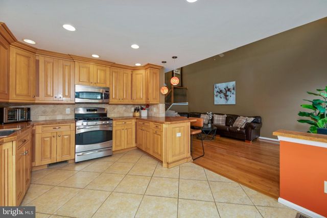 146 HEARTHSTONE LANE, Marlton, NJ 08053