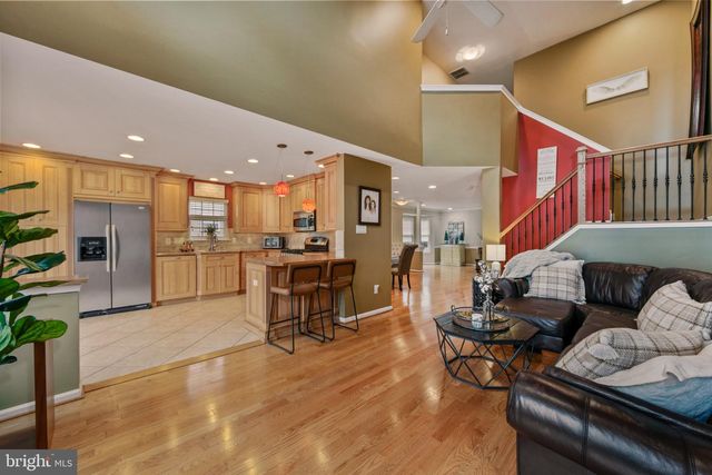 146 HEARTHSTONE LANE, Marlton, NJ 08053