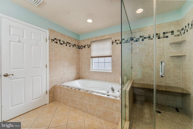 146 HEARTHSTONE LANE, Marlton, NJ 08053
