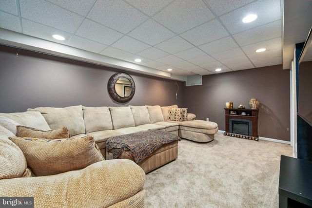 146 HEARTHSTONE LANE, Marlton, NJ 08053