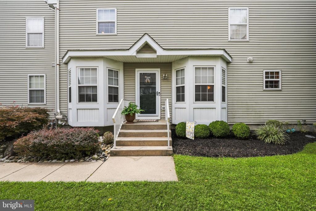 146 HEARTHSTONE LANE, Marlton, NJ 08053